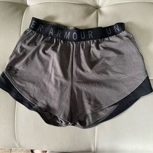 UNDER ARMOUR Size small Gray Black Running Shorts Loose Fit heat gear